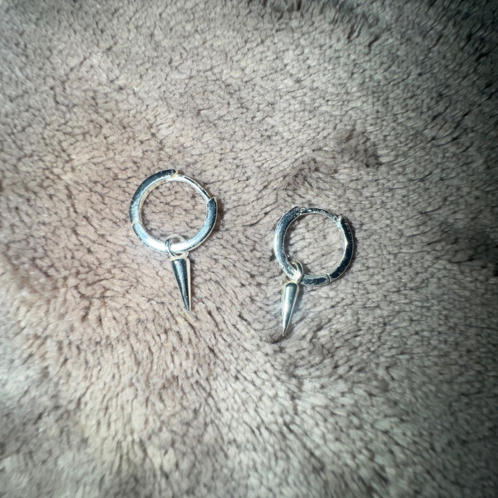 Kris Nations small hoop with removable dangles